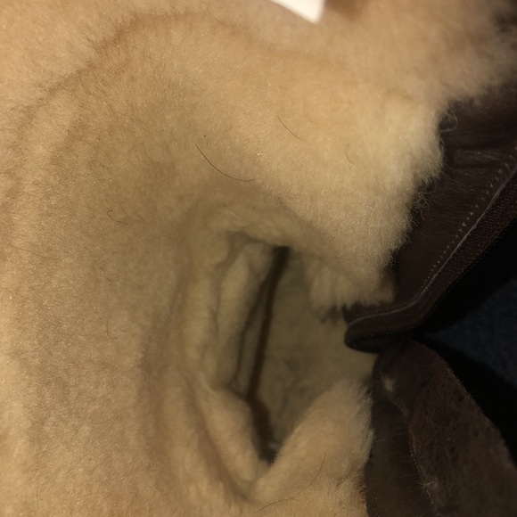 Used Women’s UGG Sumner Brown Boots Size 8. - Picture 9 of 10